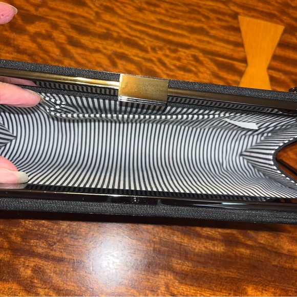 NYC Times Square Hard Shell Clutch With Chain Strap Purse - Picture 8 of 10